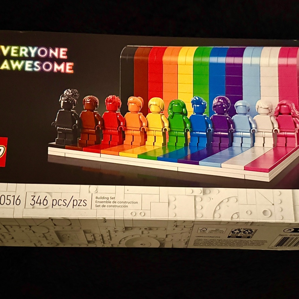 LEGO Everyone is Awesome Building Set - Multicolor LIMITED EDITION PRIDE SET